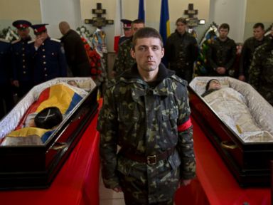 Russian and Ukrainian Soldiers Mourned at Same Funeral