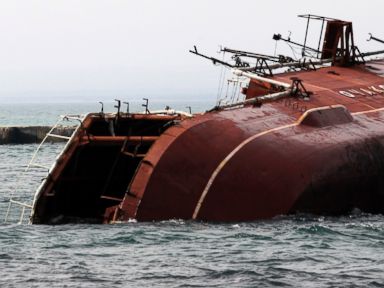 Crimea Lawmakers Vote to Join Russia, Ship Sunk to Block Port
