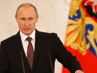 Putin Mocks US Sanctions, Signs Crimea Accession Despite Pressure