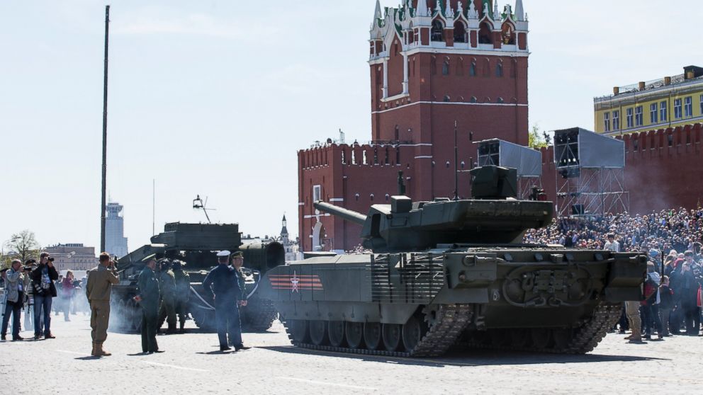 [Image: AP_russian_tank_ml_150507_16x9_992.jpg]