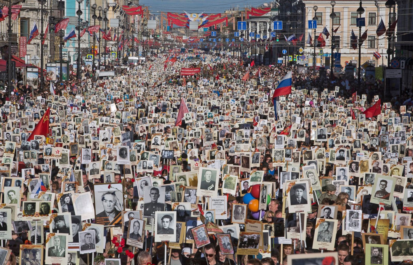 http://a.abcnews.com/images/International/AP_victory_day_russia_4_jt_150509_14x9_1600.jpg