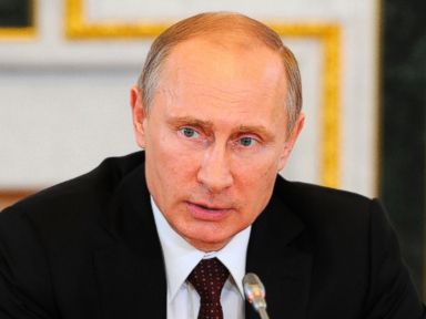 Putin Denies Trying to Bring Back the USSR