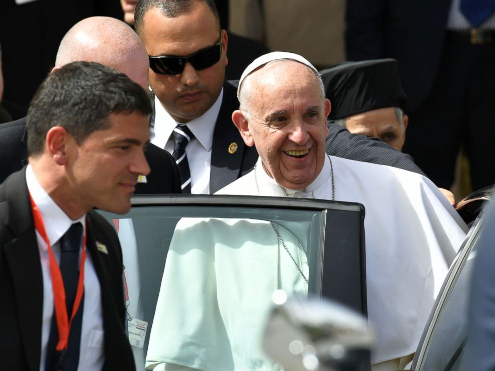 In Egypt, pope seeks Christian-Muslim rejection of violence