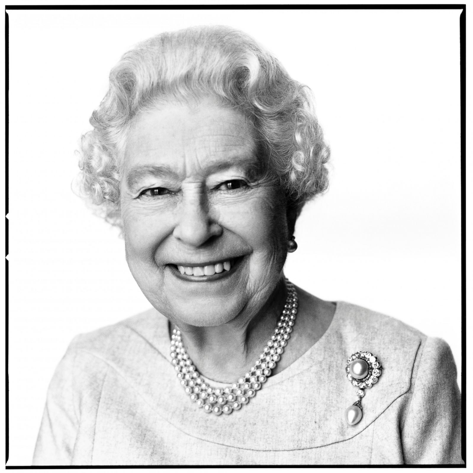 GTY_Queen_Elizabeth_II_ml_140421_1x1_160