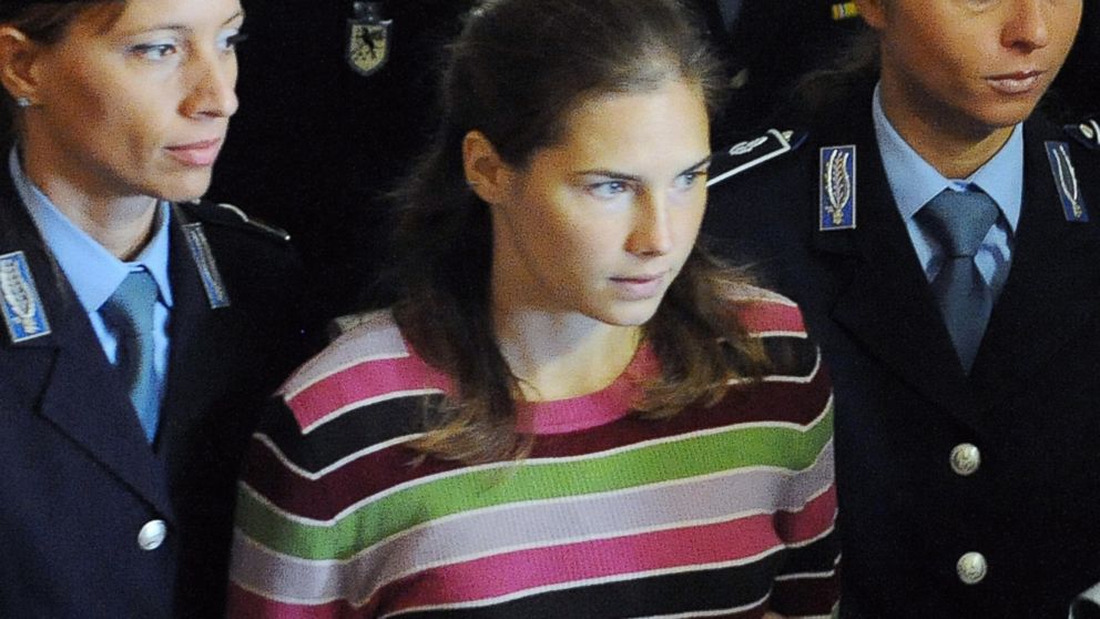 PHOTO: Amanda Knox arrives at a court hearing in Perugia, Italy, Sept. 27, 2008.
