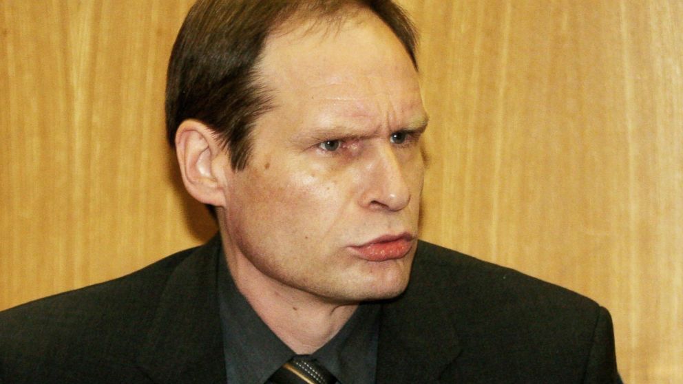 PHOTO: Self-confessed cannibal Armin Meiwes sits in the courtroom, Jan. 12 - GTY_armin_meiwes_56575277_jt_131130_16x9_992