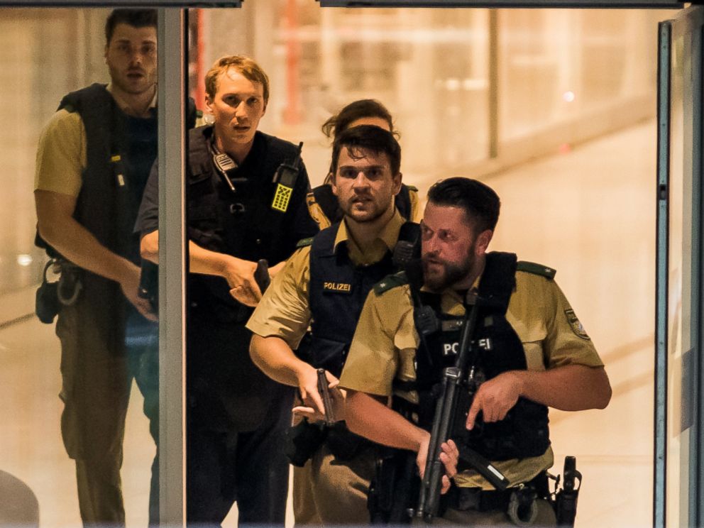 PHOTO: Police officers respond to a shooting at the Olympia Einkaufzentrum at July 22, 2016 in Munich. Police are hunting the attacker or attackers who are thought to be still at large.