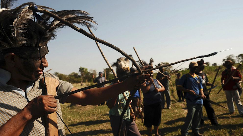 PHOTO: Brazilian Indians of the Guarani-Kaiowa tribe invade a private ranch