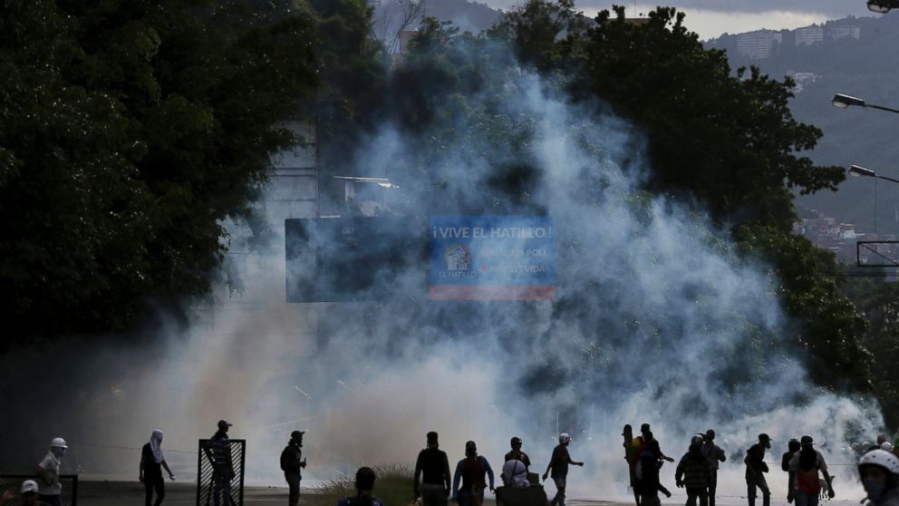 Venezuela strike erupts into violence leaving 2 dead