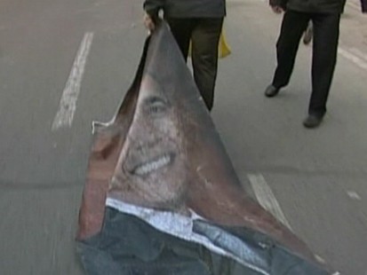 VIDEO: World waits for President Obama