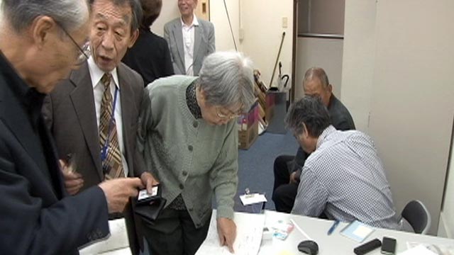 PHOTO: A retired engineer has rallied more than 200 aging workers who have volunteered to tackle the nuclear crises at the crippled Fukushima Dai-ichi power plant.