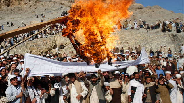 PHOTO: Afghan Officials Search for Killer of US Officers