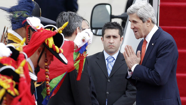PHOTO: U.S. Secretary of State John Kerry, right, greets upon his arrival at Seoul military airport in Seongnam, South Korea, Friday, April 12, 2013.