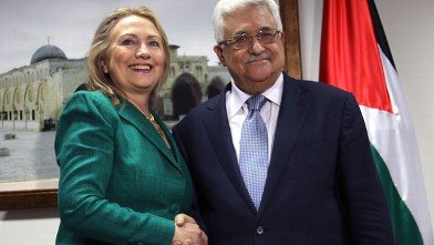PHOTO: U.S. Secretary of State Hillary Rodham Clinton, left, shakes hands with Palestinian President Mahmoud Abbas during a meeting in the West Bank city of Ramallah, Nov. 21, 2012.