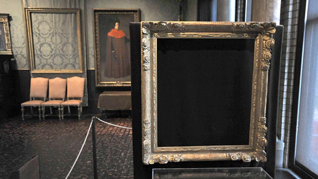PHOTO: Empty frames
