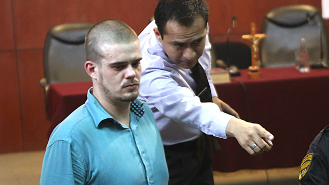 PHOTO: Joran van der Sloot enters courtroom