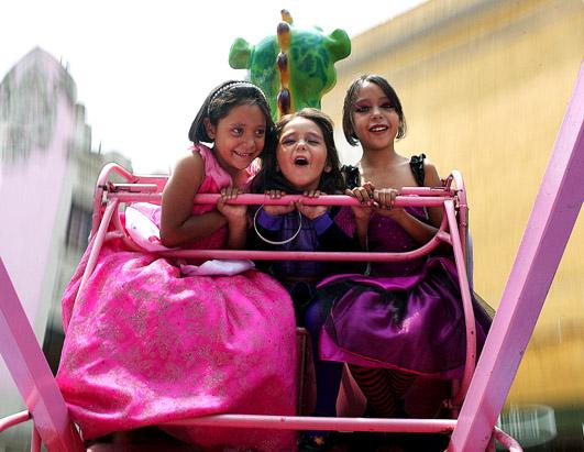 Today in Picture: May 1, 2012
