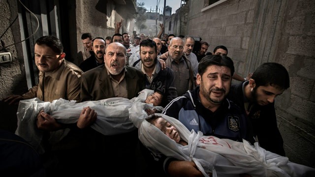 PHOTO: The 2013 World Press Photo of the year by Paul Hansen, Sweden, for Dagens Nyheter
