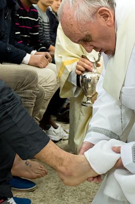 Pope Francis Washes Feet