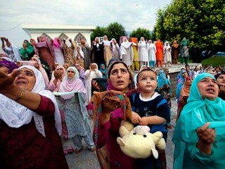 Photos: Muslims Celebrate the End of Ramadan