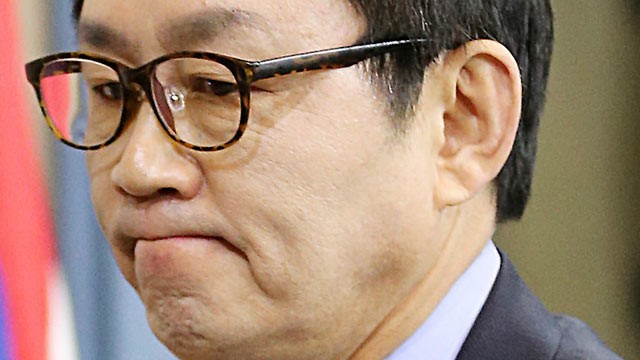 PHOTO: In this undated photo released by Yonhap News Agency, South Korean Presidents spokesman Yoon Chang-jung is seen at the presidential Blue House in Seoul, South Korea. President Park Geun-hyes office says she has fired her chief spokesman after a "