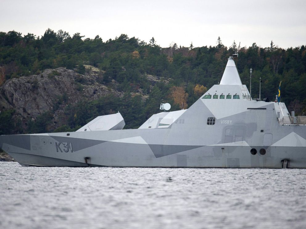PHOTO: The Swedish corvette HMS Visby navigates on Mysingen Bay, as the search for a suspected foreign vessel enters its fifth day in the Stockholm archipelago, Tuesday, Oct. 21, 2014.