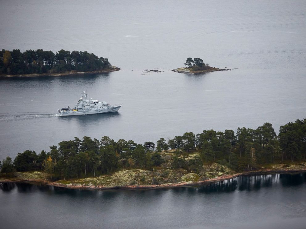 PHOTO: Swedish Navy minesweeper HMS Koster patrols in the Stockholm Archipelago, Sweden, Sunday Oct. 19 2014.