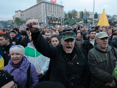 Obama, Putin Chat as Ukraine Seethes