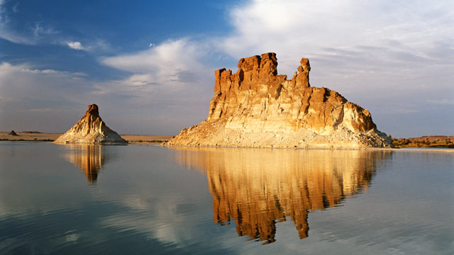 PHOTO: Tchad, geological formation on Ounianga Serirs lake in Sahara.