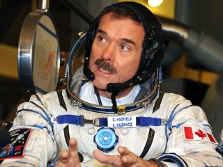 Singing Astronaut Returns Home From Space