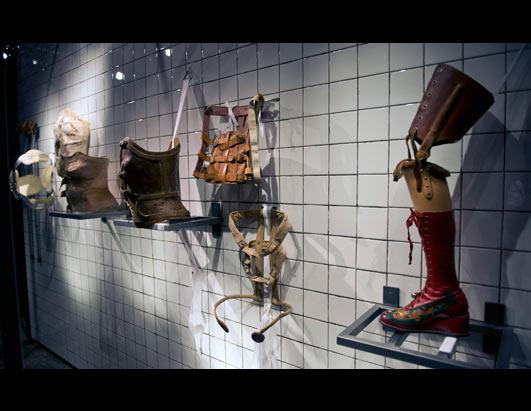 Mexican artists curious and fantastic clothes on exhibit 