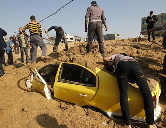Israel and Hamas Continue Fight over Gaza. 