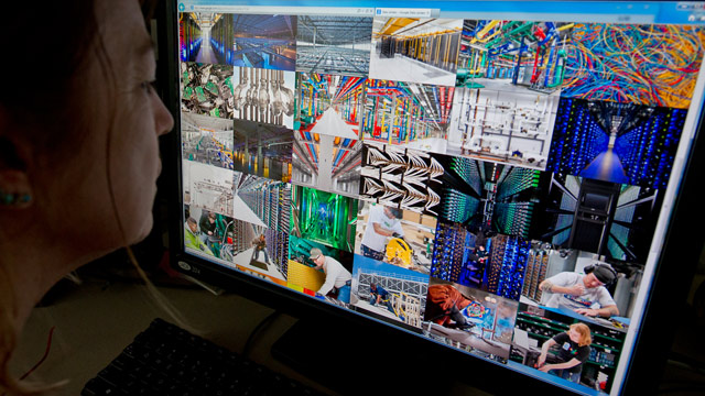 PHOTO: A journalist takes an online tour of the inner workings of Internet search giant Googles data centers October 17, 2012 in Washington.