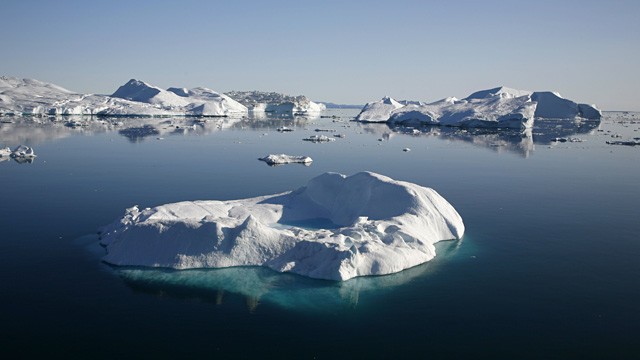PHOTO: Greenland icebergs