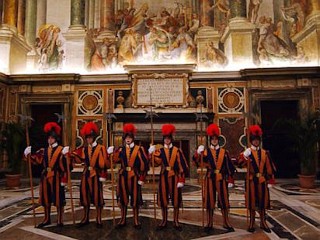 Photos: An Inside Look at the Pope's Residence