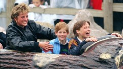 PHOTO: Diana Princess Of Wales, Prince William and Prince Harry visit The 'Thorpe Park' Amusement Park, April 13, 1993.