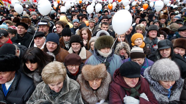 PHOTO: Demonstrators take part in a mass anti-Putin rally, Dec. 24, 2011 in Moscow, Russia.