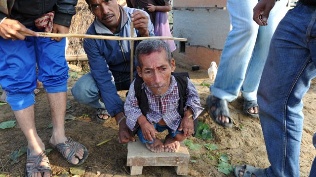 http://a.abcnews.com/images/International/gty_shortest_man_jef_120221_wg.jpg