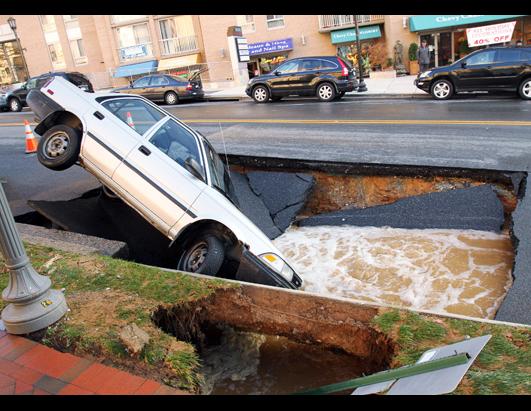 gty_sinkhole_chevy_chase_nt_130304_ssh.jpg