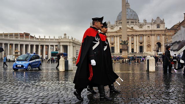 PHOTO: Guards in St. Peter's Square