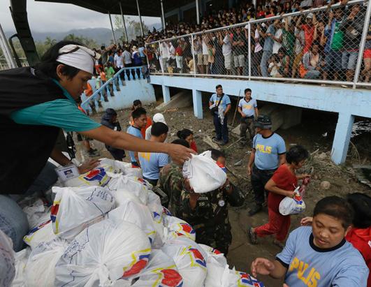 Typhoon Bopha Hits Philippines