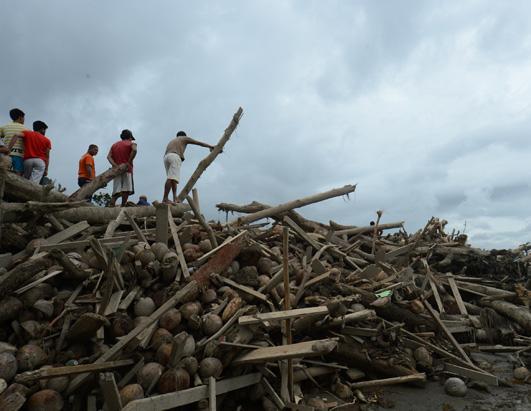 Typhoon Bopha Hits Philippines