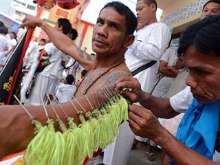Photos: Extreme Acts at the Vegetarian Festival