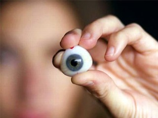 Prosthetic eye