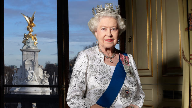 PHOTO: HM Queen Elizabeth II is photographed in the Centre Room of Buckingham Palace, for her official Diamond Jubilee portrait.