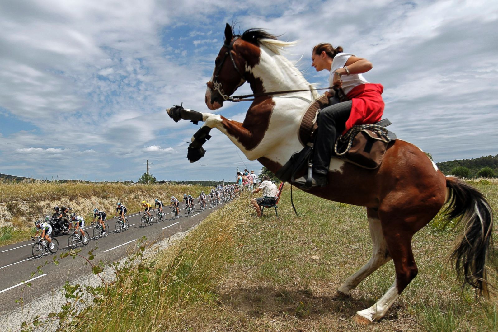 The Crazy Tour De France Fans Photos Image 5 Abc News 2382