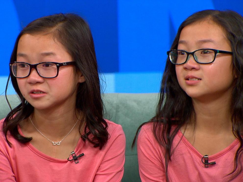 PHOTO: Twins Audrey Doering and Gracie Rainsberry separated at birth meet for the first time on Good Morning America, Jan 11, 2017.