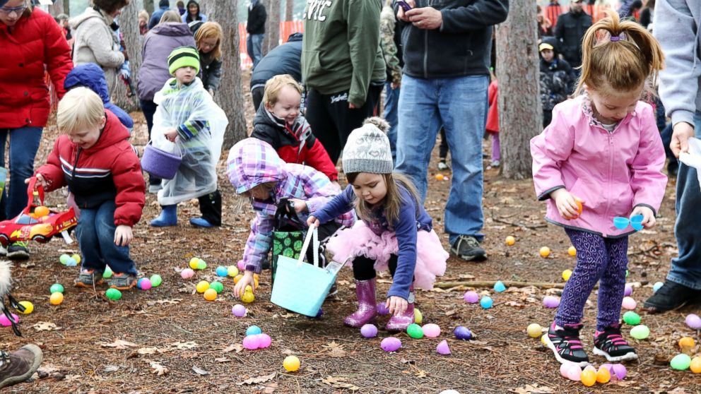 Kids Celebrate Easter at Epic Easter Egg Hunts Around the U.S. ABC News