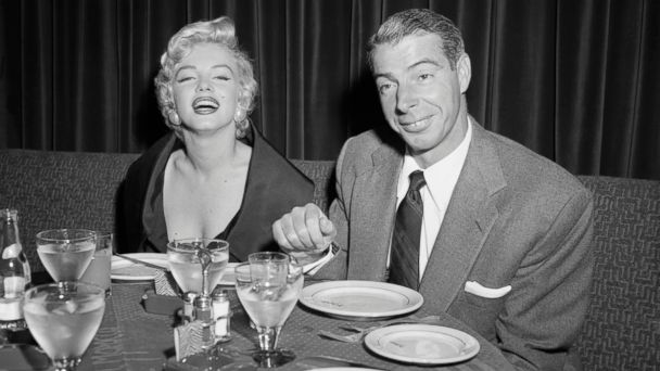 PHOTO: Marilyn Monroe and Joe Dimaggio at El Morocco in New York.