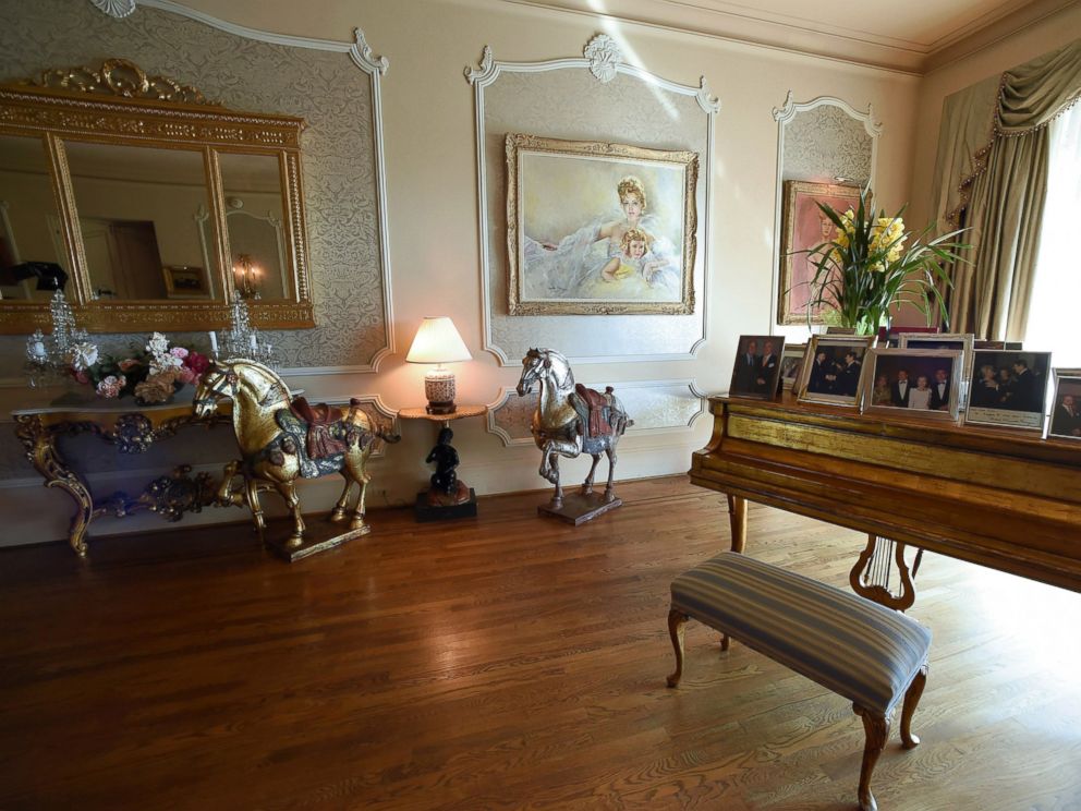 PHOTO: Zsa Zsa Gabors Bel Air mansion is on sale. It was priced at $12.9 million in 2011.